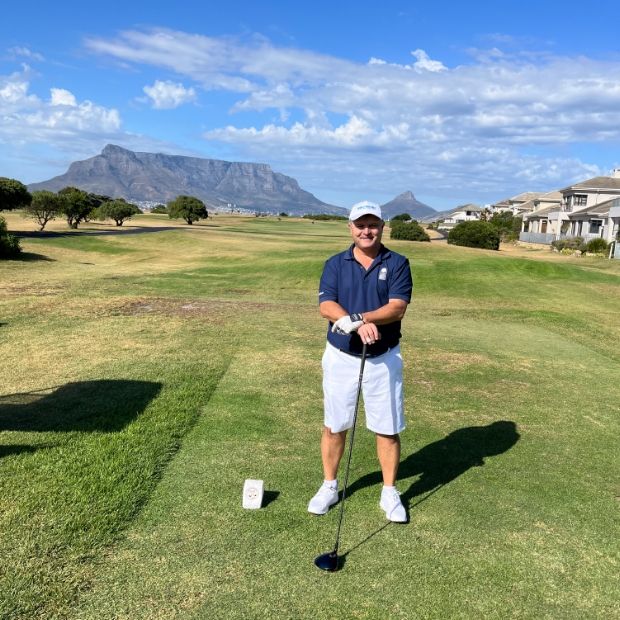 Jürgen Armbrüster am Golfplatz