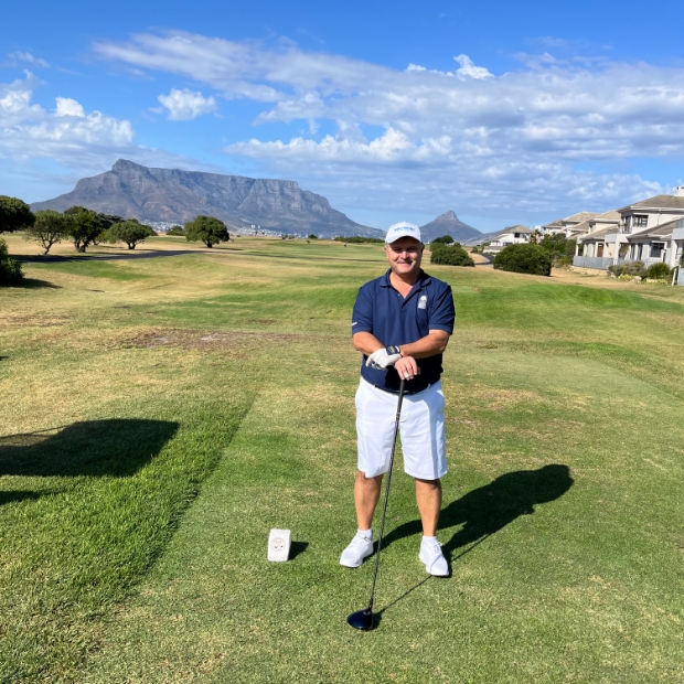 Jürgen Armbrüster am Golfplatz